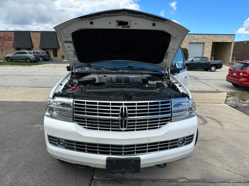 Lincoln Navigator 2012 price $10,995