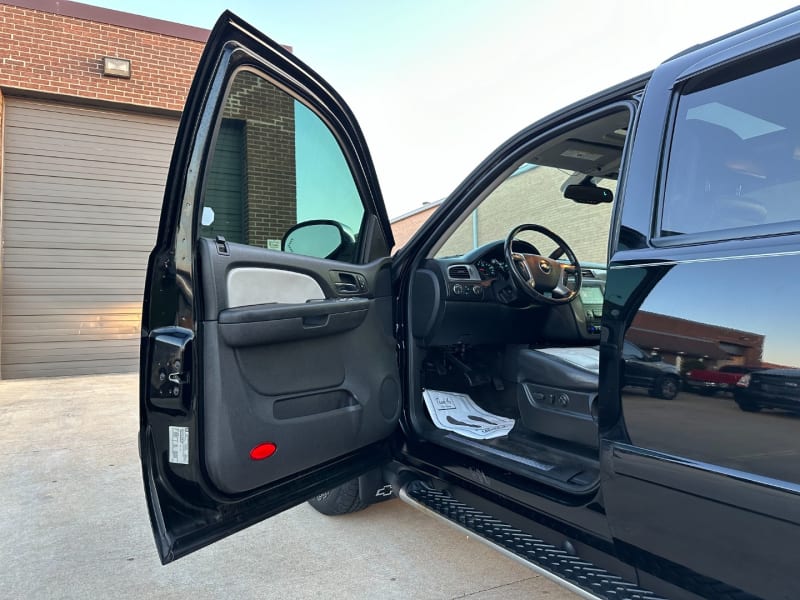 Chevrolet Suburban 2008 price $11,995