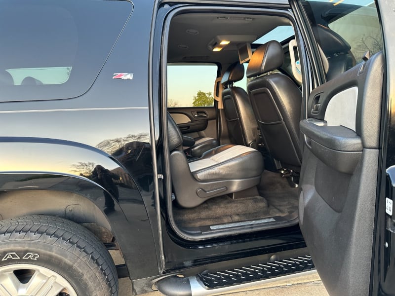 Chevrolet Suburban 2008 price $11,995