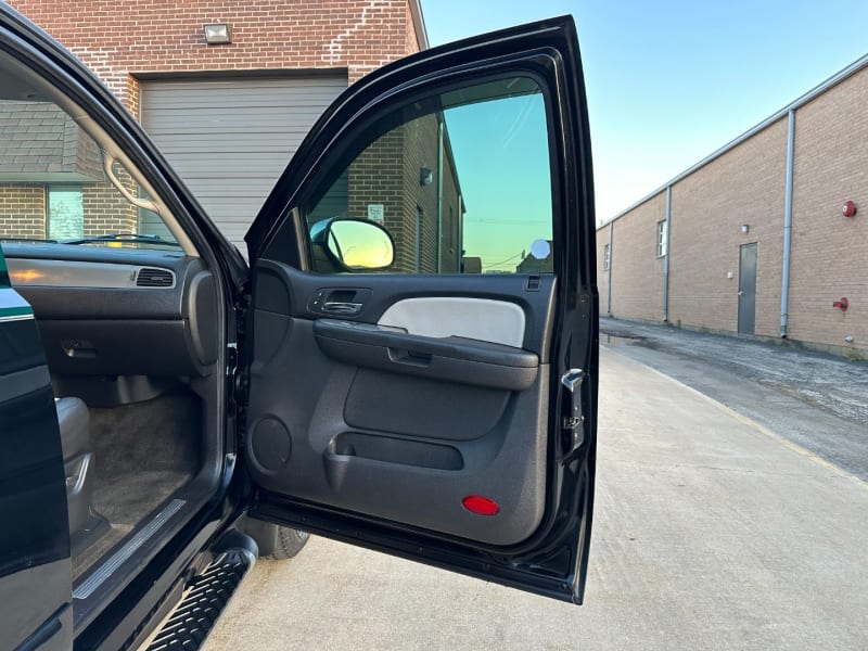 Chevrolet Suburban 2008 price $11,995