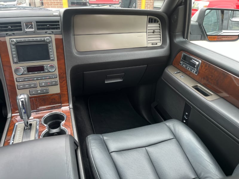 Lincoln Navigator 2014 price $13,695