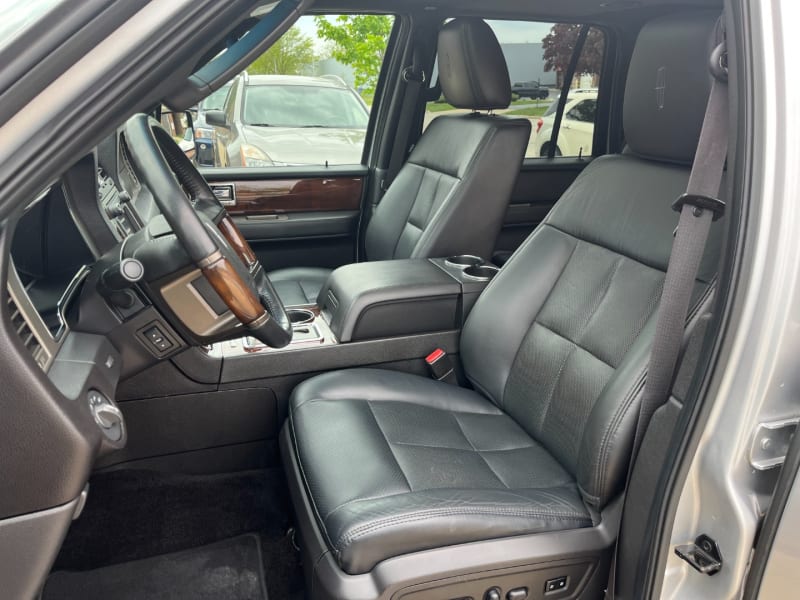 Lincoln Navigator 2014 price $13,695