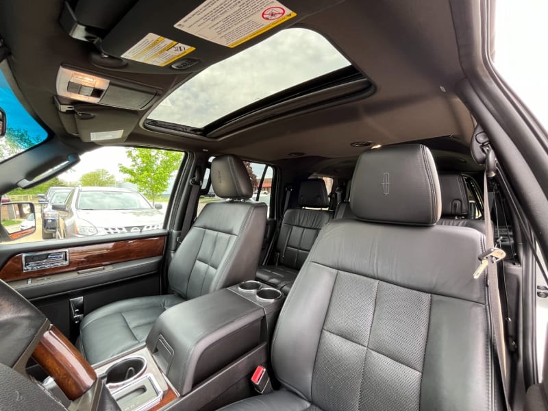 Lincoln Navigator 2014 price $13,695