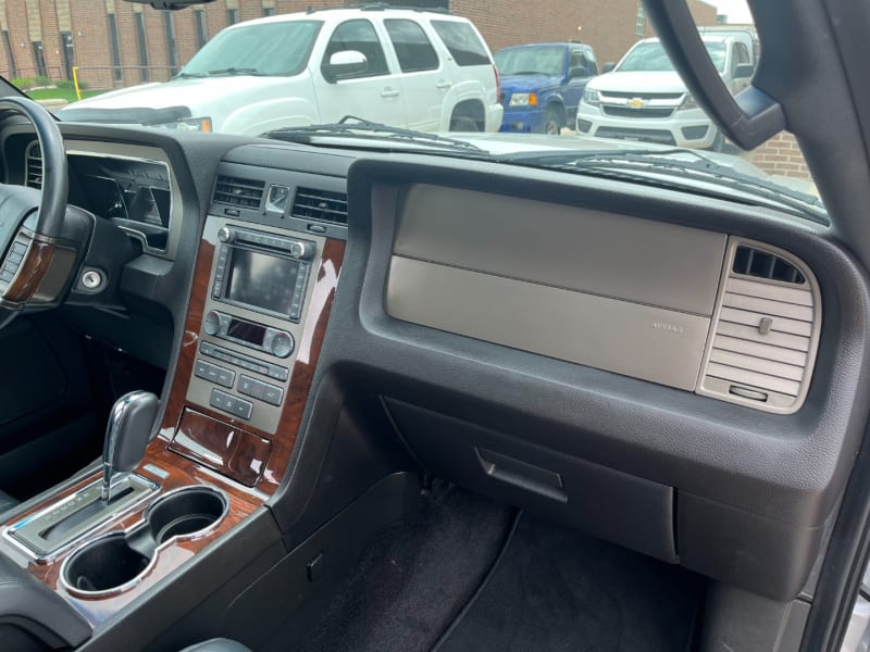 Lincoln Navigator 2014 price $13,695