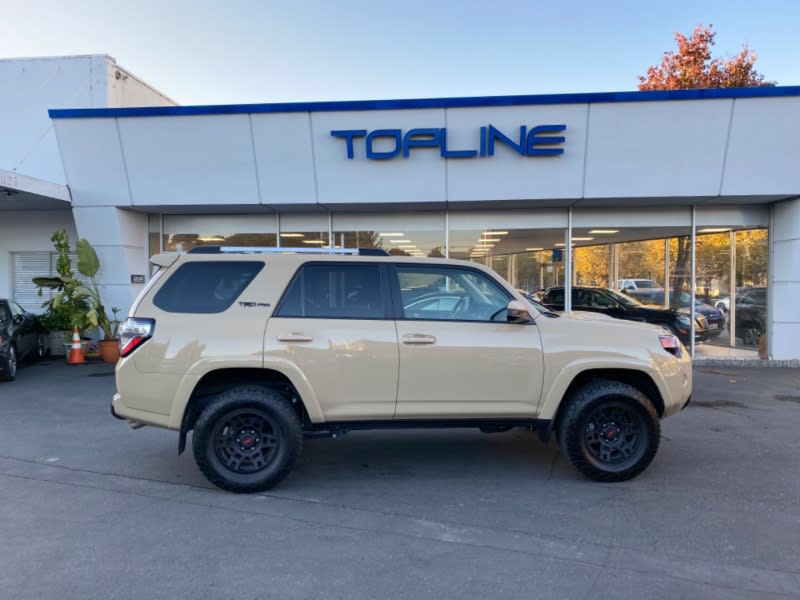 Toyota 4RUNNER SR5/LTD/TRLPR/TRD 2016 price $45,999