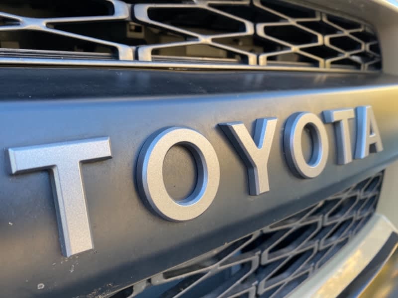 Toyota 4RUNNER SR5/LTD/TRLPR/TRD 2016 price $45,999
