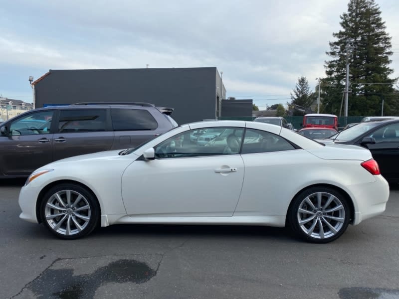 Infiniti G37 Convertible 2010 price $17,499