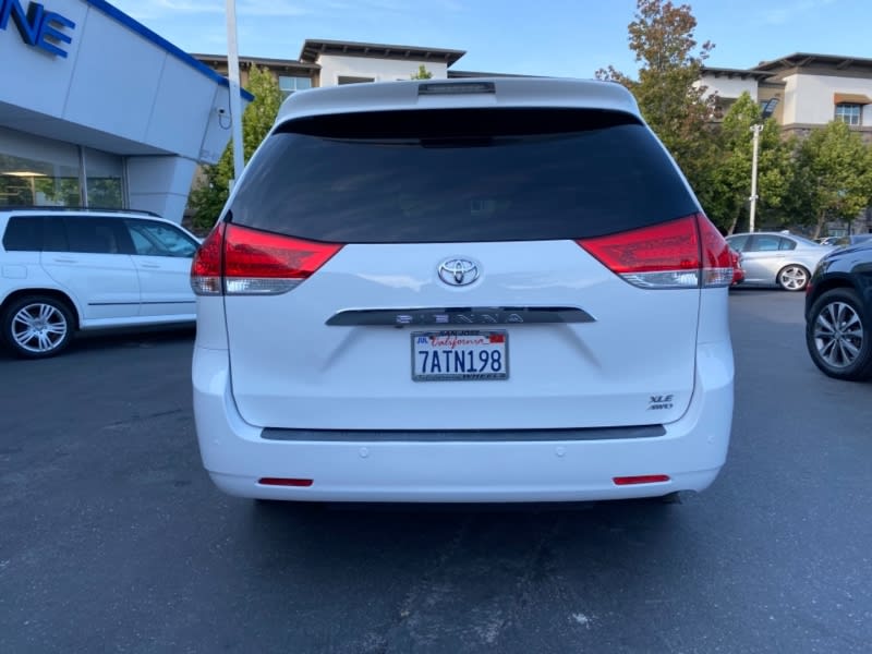 Toyota Sienna 2013 price $18,900