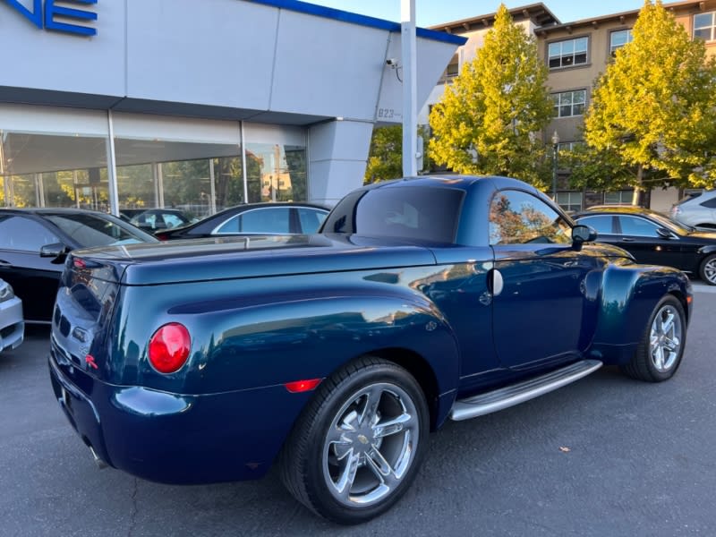 Chevrolet SSR 2005 price $21,900