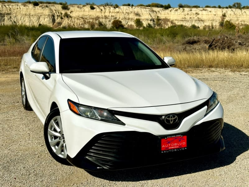 Toyota Camry 2018 price $15,998