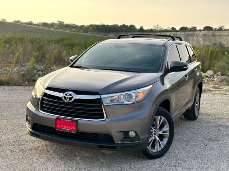 Toyota Highlander 2016 price $14,981