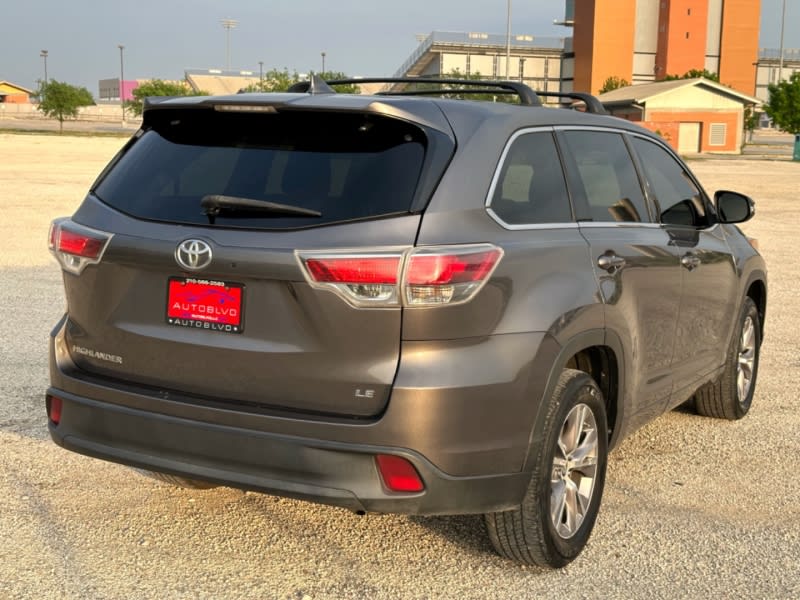 Toyota Highlander 2016 price $14,981