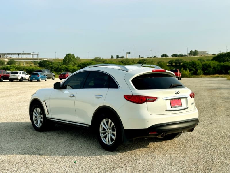 Infiniti QX70 2014 price $13,681