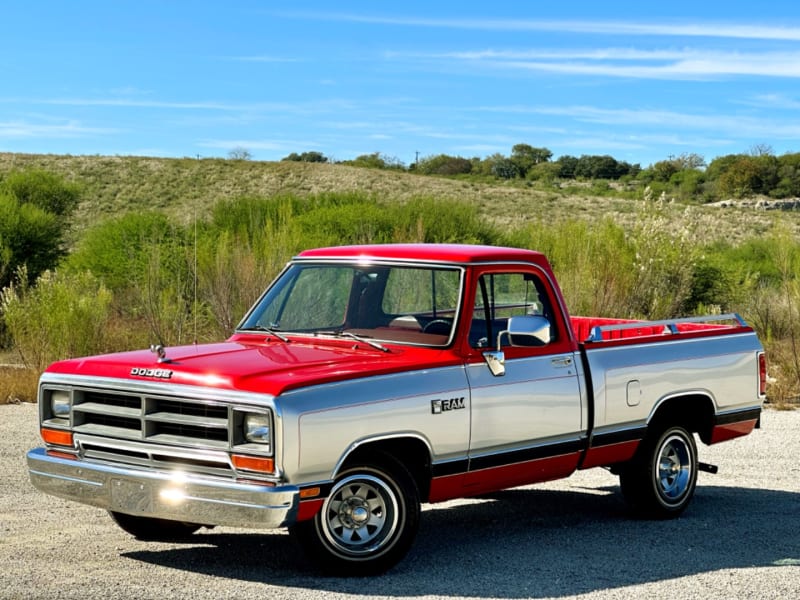 Dodge 1/2 Ton Trucks 1988 price $17,981