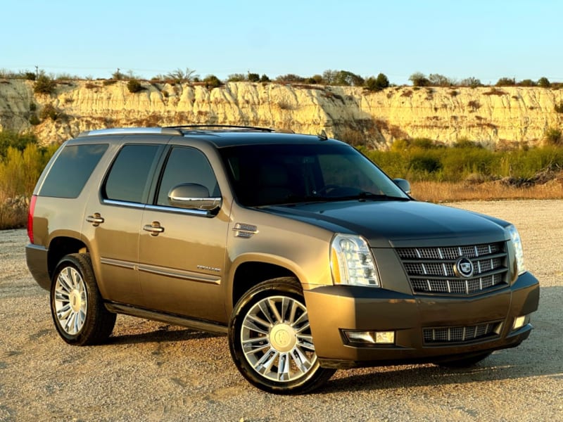 Cadillac Escalade 2013 price $19,577