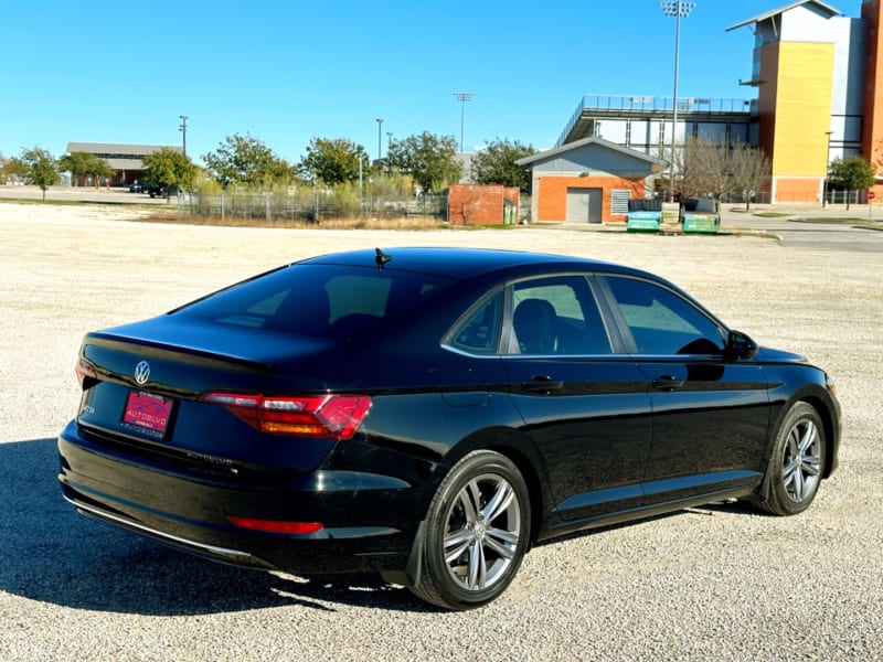 Volkswagen Jetta 2019 price $15,990