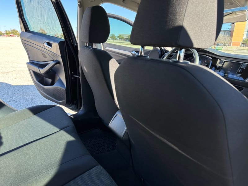 Volkswagen Jetta 2019 price $15,990
