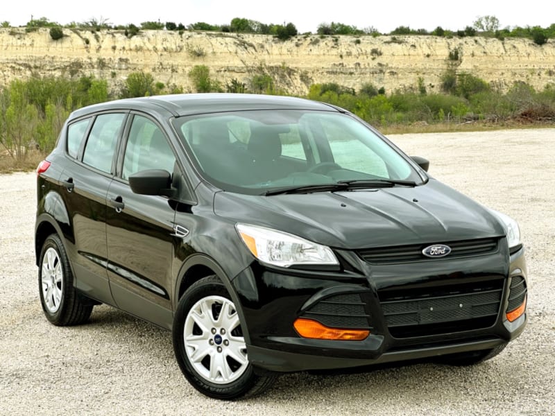 Ford Escape 2016 price $9,800