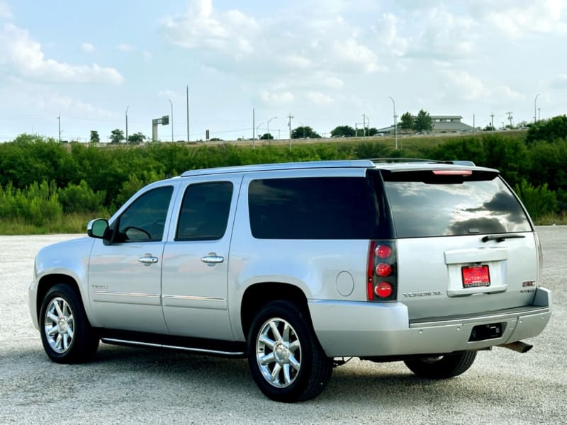 GMC Yukon XL Denali AWD 2014 price $18,981