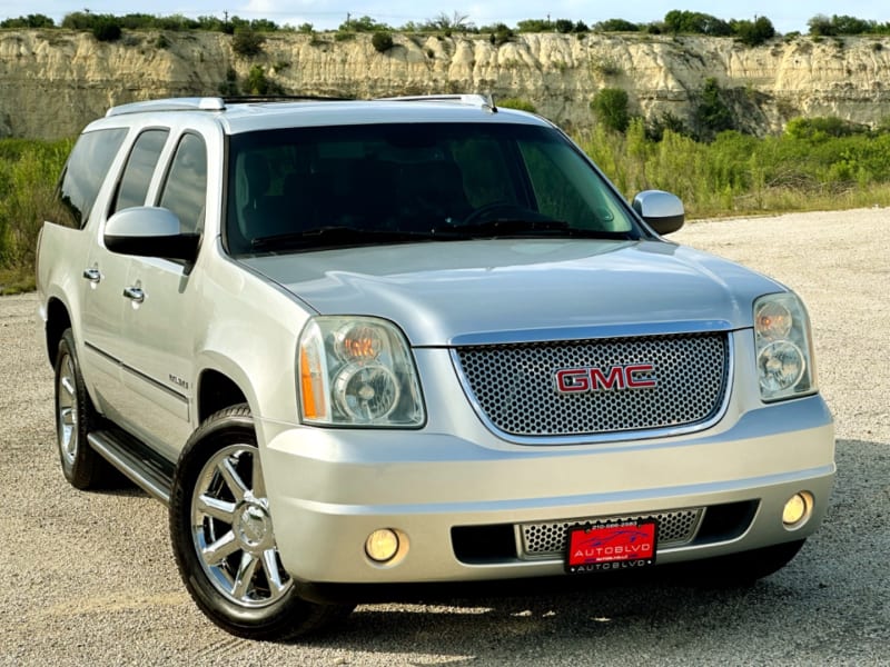 GMC Yukon XL Denali AWD 2014 price $18,981