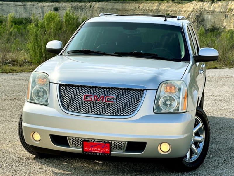 GMC Yukon XL Denali AWD 2014 price $18,981