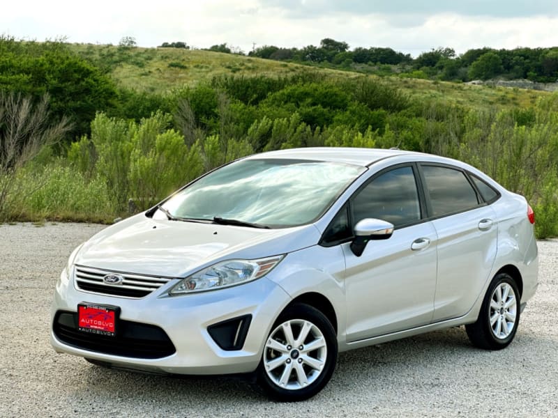 Ford Fiesta 2013 price $5,997