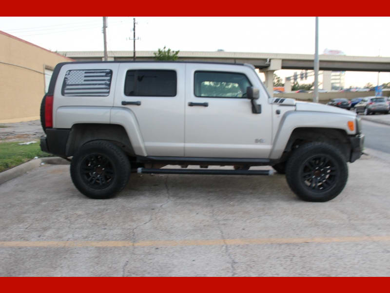 Hummer H3 2007 price $7,999