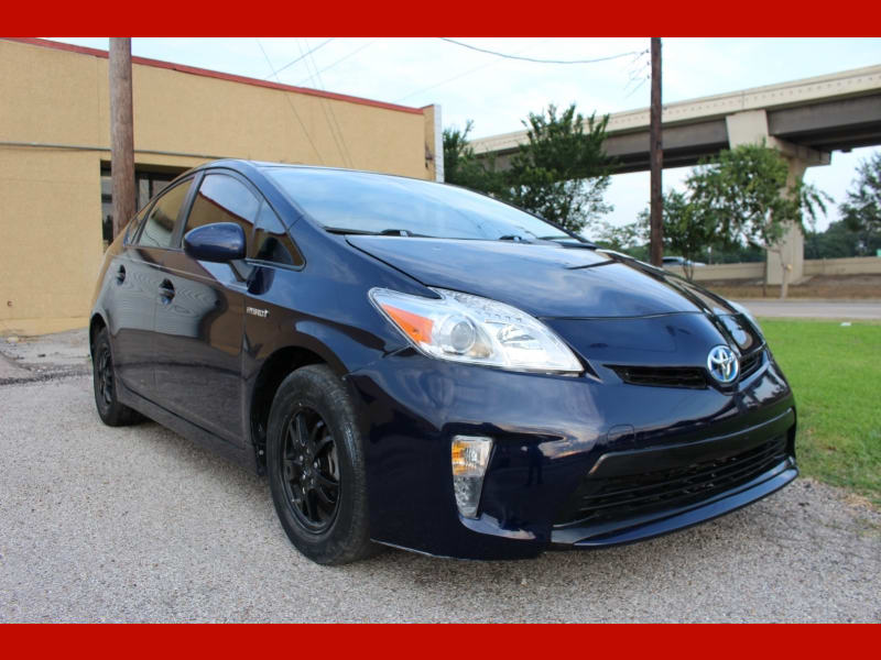 Toyota Prius 2015 price $8,999