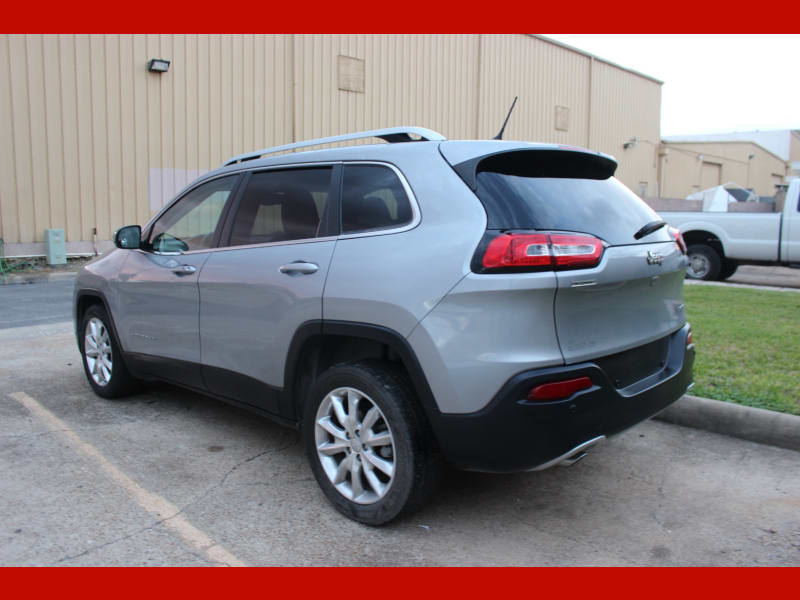 Jeep Cherokee 2015 price $9,999