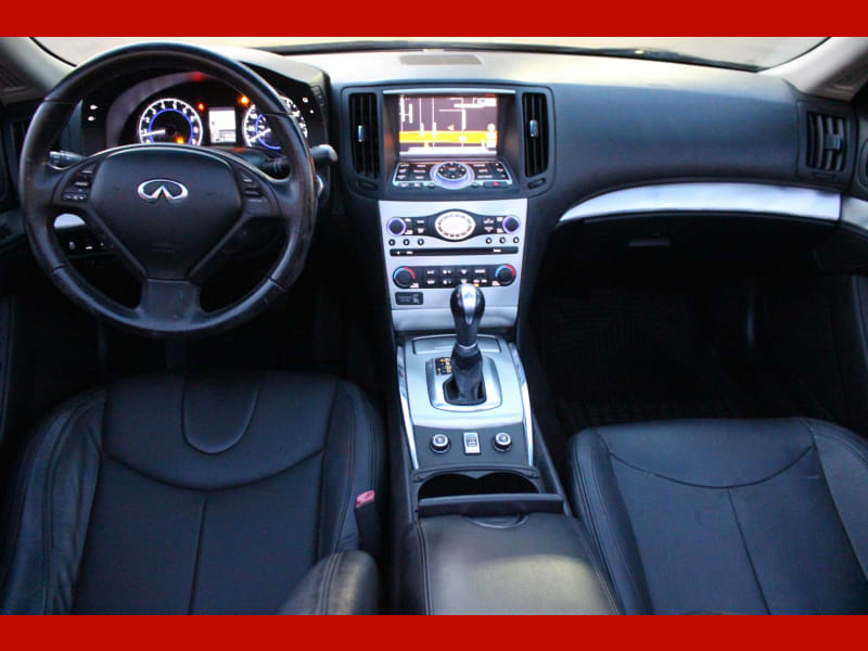 Infiniti G37 Convertible 2011 price $9,999