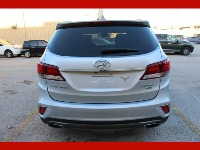 Hyundai Santa Fe 2017 price $12,500