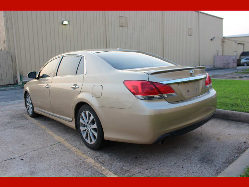 Toyota Avalon 2011 price $9,999