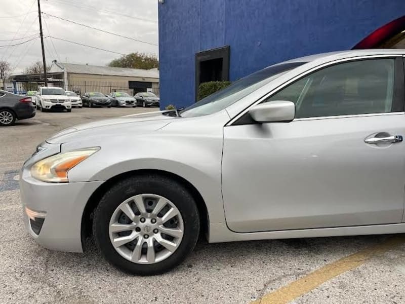 Nissan Altima 2013 price $1,300 Down