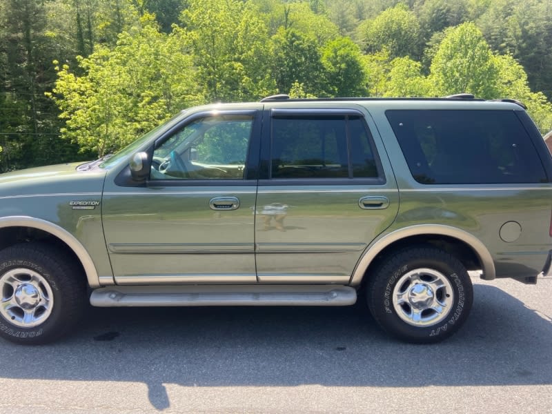 Ford Expedition 2000 price $13,995