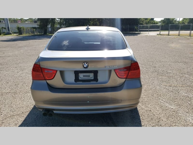 BMW 3-Series 2011 price $8,000