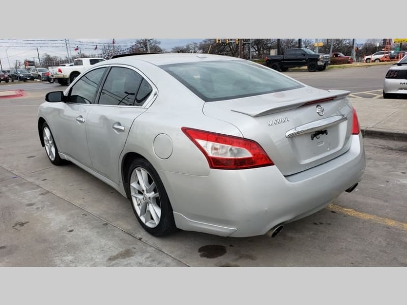 Nissan Maxima 2011 price $7,000