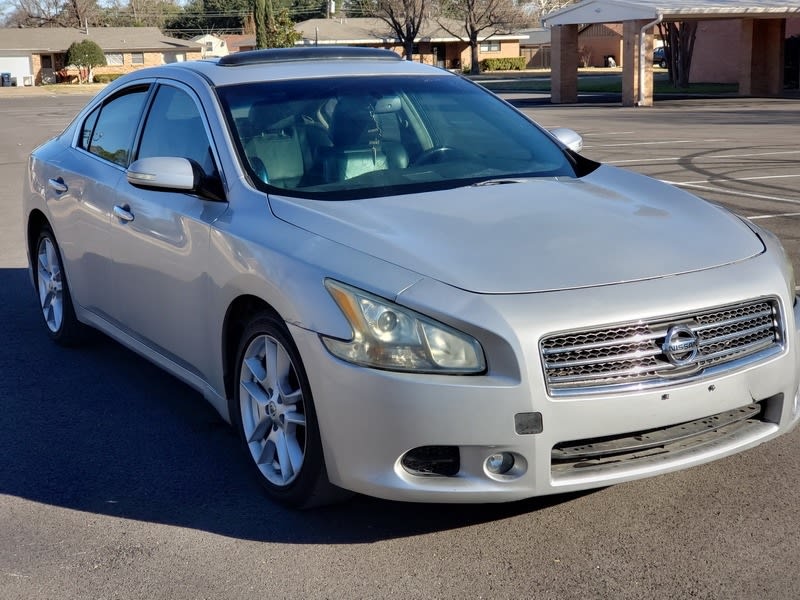 Nissan Maxima 2011 price $7,000