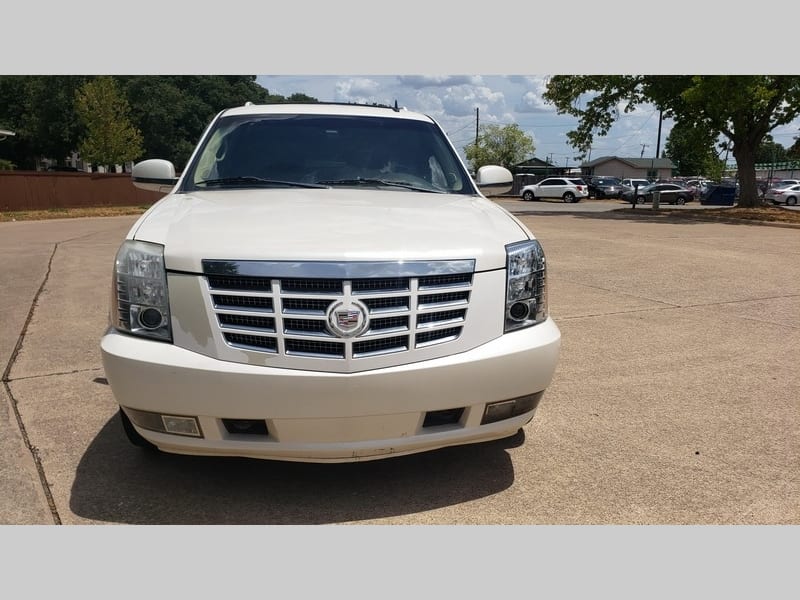 Cadillac Escalade 2010 price $12,500