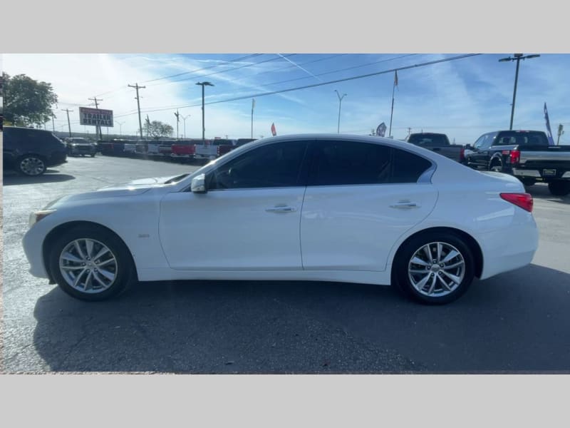 Infiniti Q50 2017 price $22,000