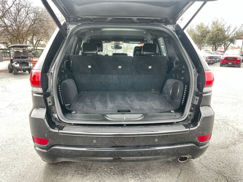 Jeep Grand Cherokee 2018 price $27,000