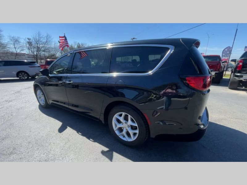 Chrysler Pacifica 2018 price $19,500