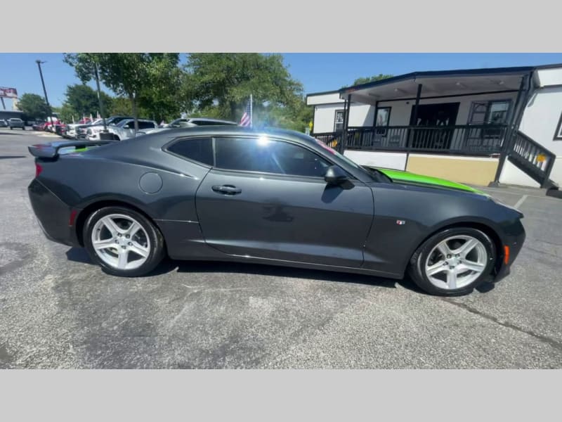 Chevrolet Camaro 2018 price $22,000