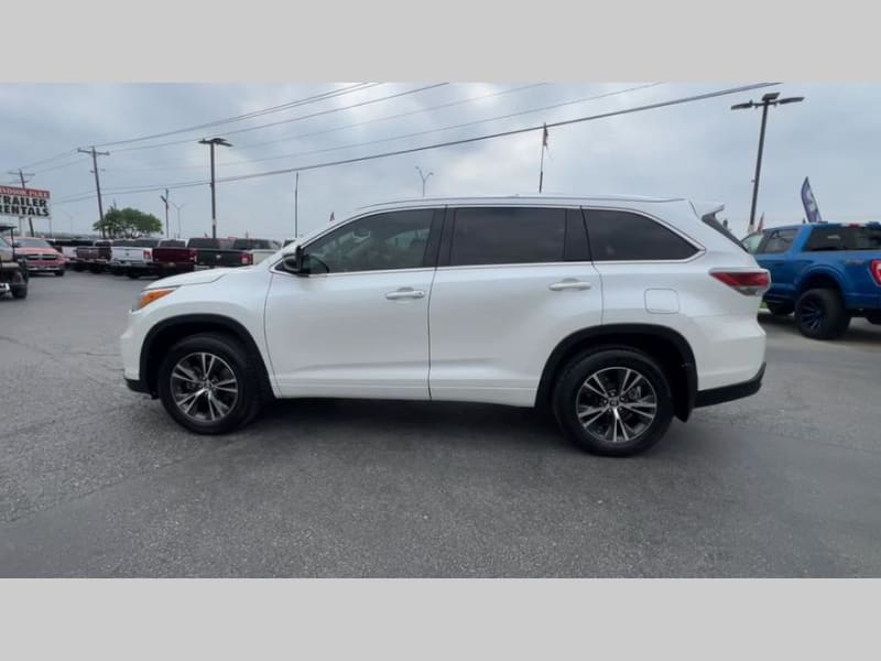 Toyota Highlander 2016 price $19,500