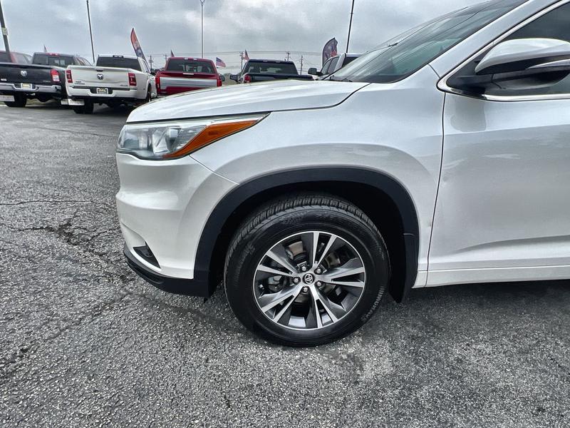 Toyota Highlander 2016 price $19,500