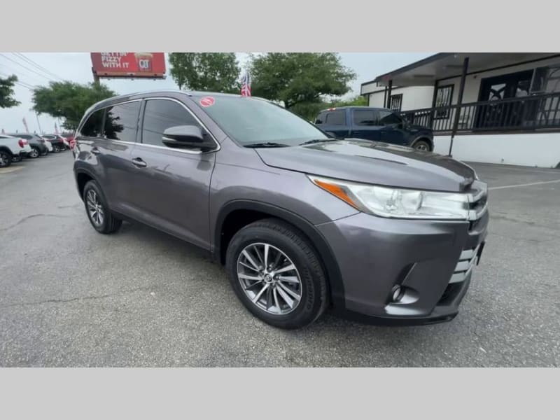 Toyota Highlander 2019 price $25,000