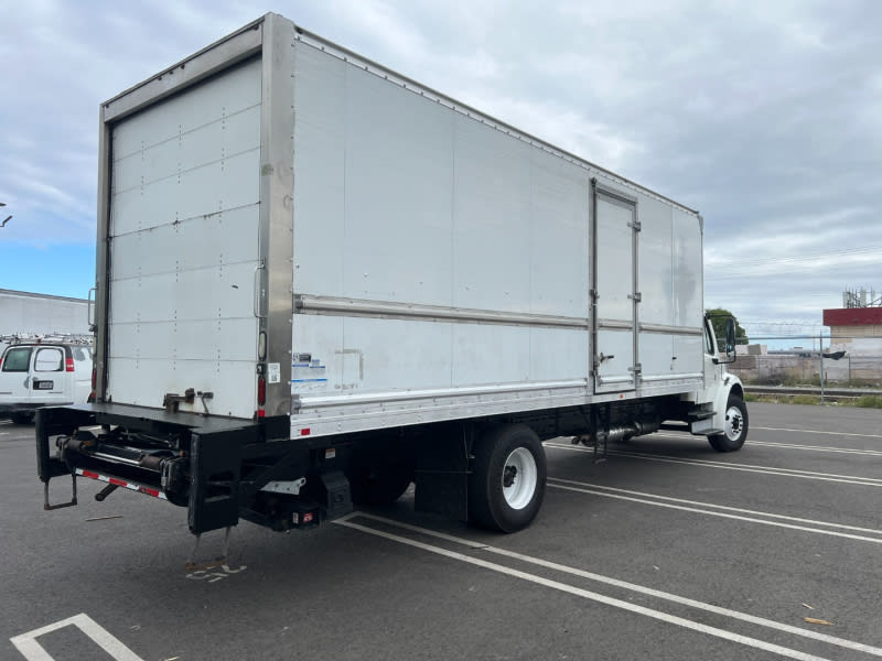 Freightliner M2 Box Truck 26ft 2017 price $42,000