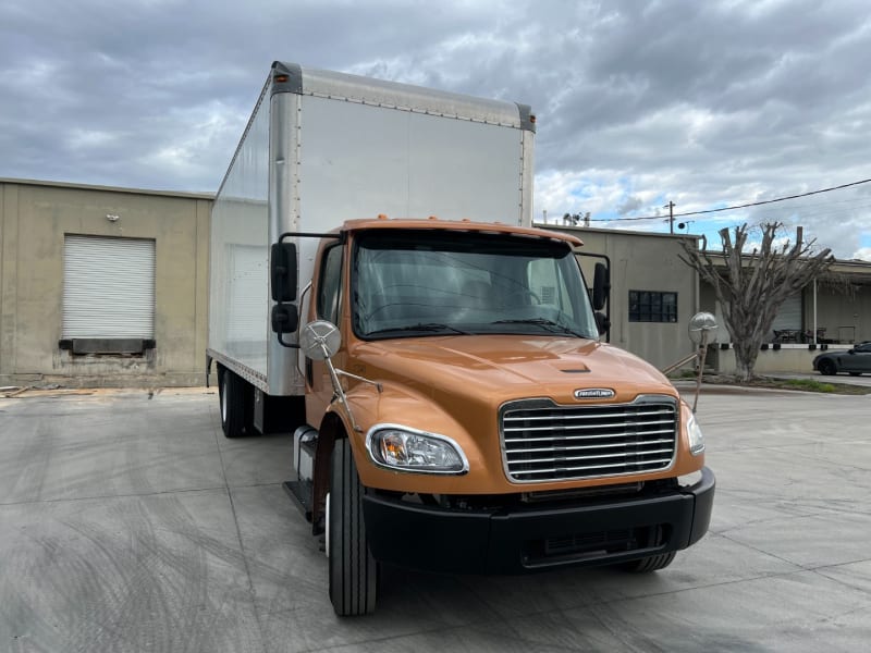 Freightliner M2 Box Truck 26ft 2018 price $38,000