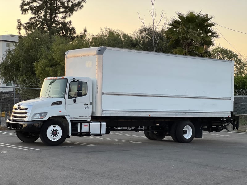 Hino 268 Box Truck 26ft 2016 price $44,900