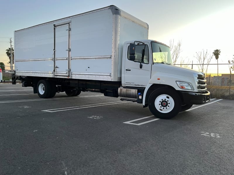 Hino 268 Box Truck 26ft 2016 price $44,900