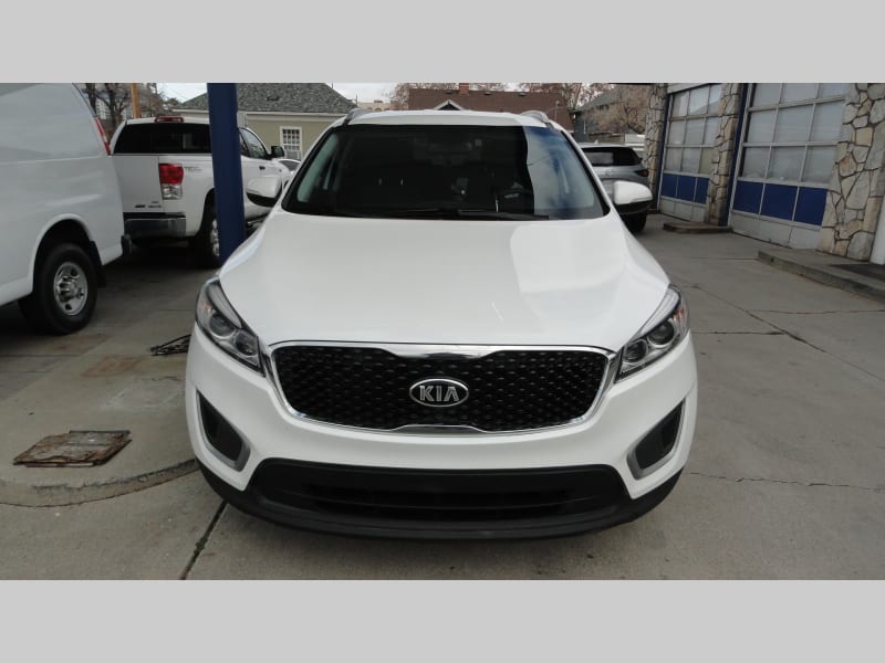 Kia Sorento 2017 price $12,950